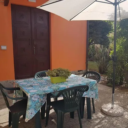 A Due Passi Dal Mare Apartmán Àrbatax