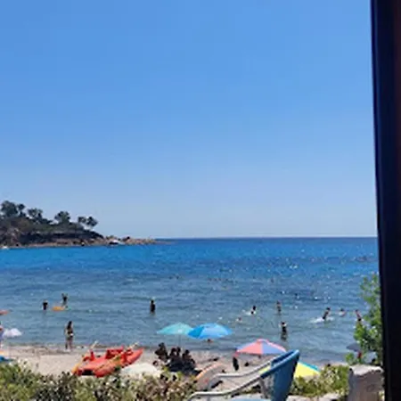 A Due Passi Dal Mare アパート