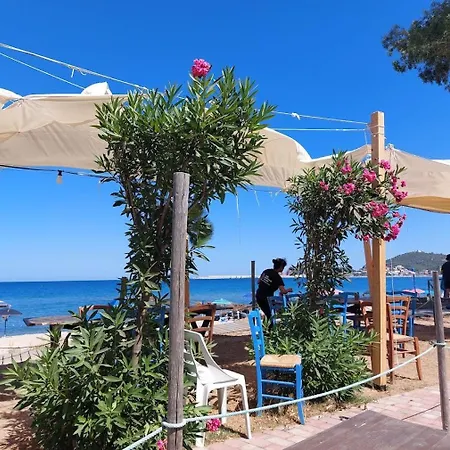 A Due Passi Dal Mare * アルバタクス